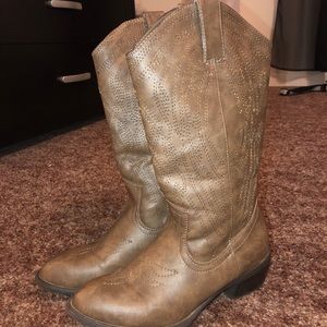 Brown western boots